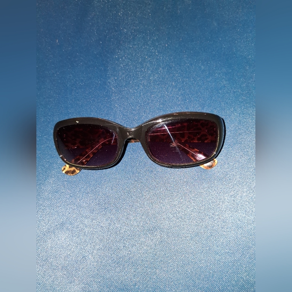 Elegant Black Sunglasses